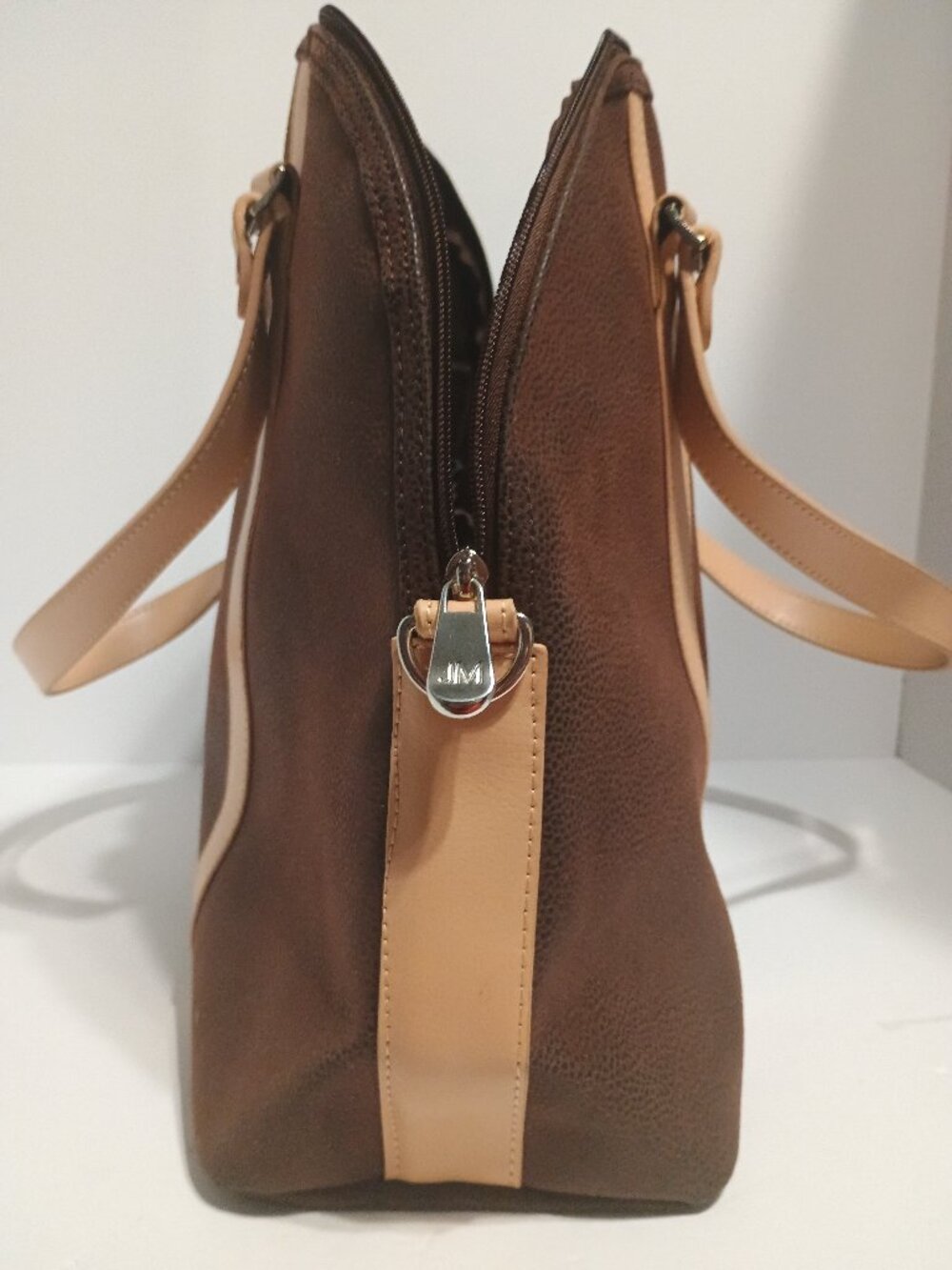 JM New York Brown Pebbled Faux Leather Large Dome Tote Shoulder Bag Beige Trim - Picture 6 of 11